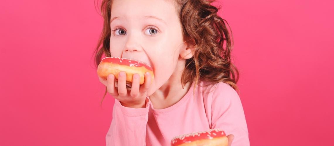 Pais devem evitar que filhos consumam doces em excesso