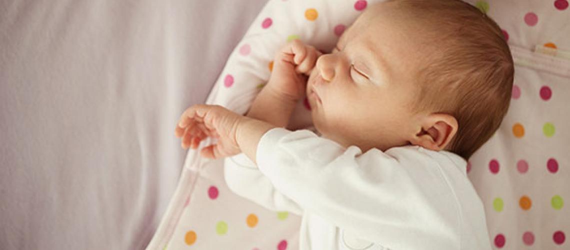 Primeiros cuidados essenciais com o recém-nascido