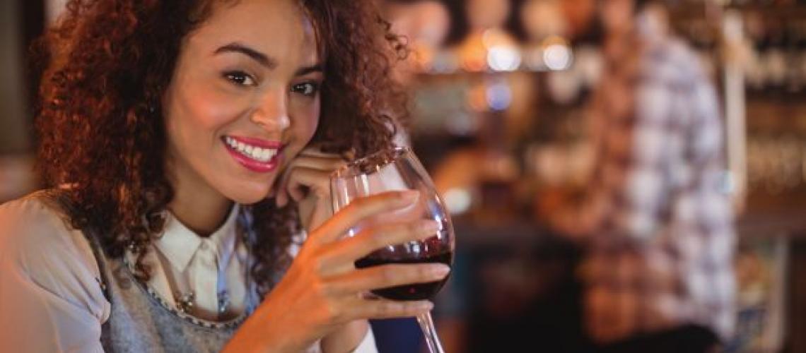Saiba o que o consumo exagerado de vinho pode causar na Páscoa