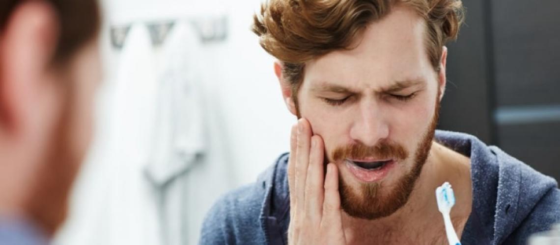 Saiba mais sobre sensibilidade nas gengivas e restaure sua saúde bucal